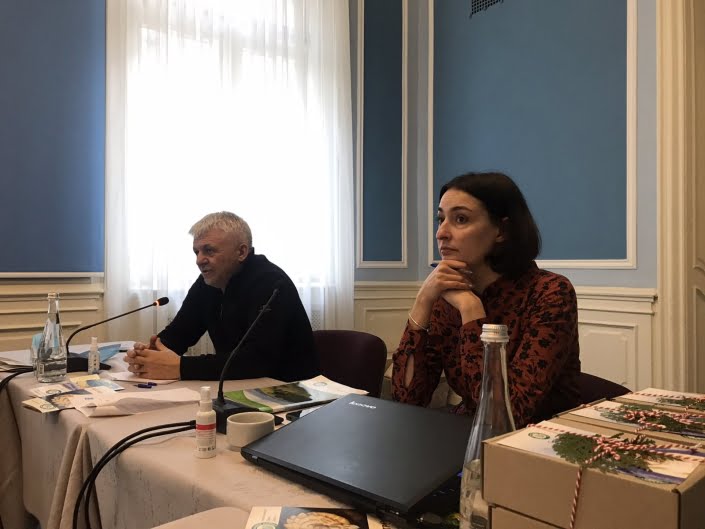 IMG-75acd82b307e9ef0245fa188827d97d5-V