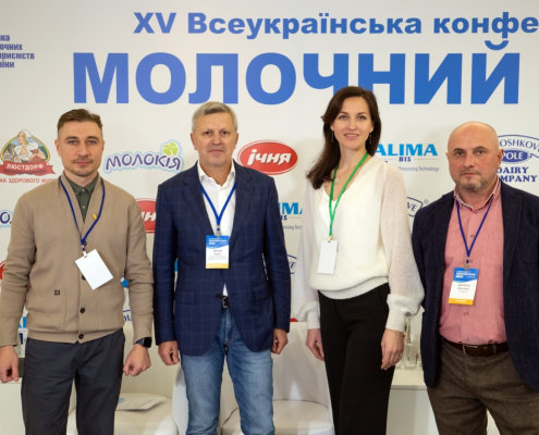 надавачі послуг