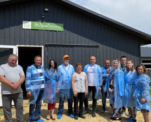 надавачі послуг